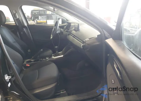 2019 Toyota Yaris Le z USA, uszkodzony, nr VIN 3MYDLBYV2KY517878